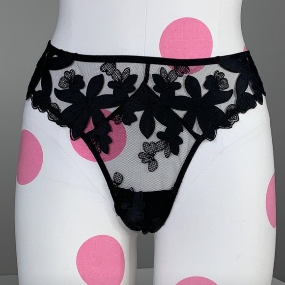 Victoria’s Secret Appliqué Panty - Picture 1 of 4